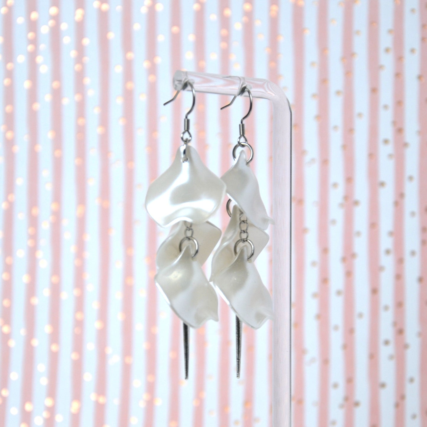 Boucles D'oreilles - Pétales d'aiguille - Blanc nacré