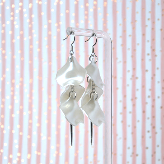 Boucles D'oreilles - Pétales d'aiguille - Blanc nacré