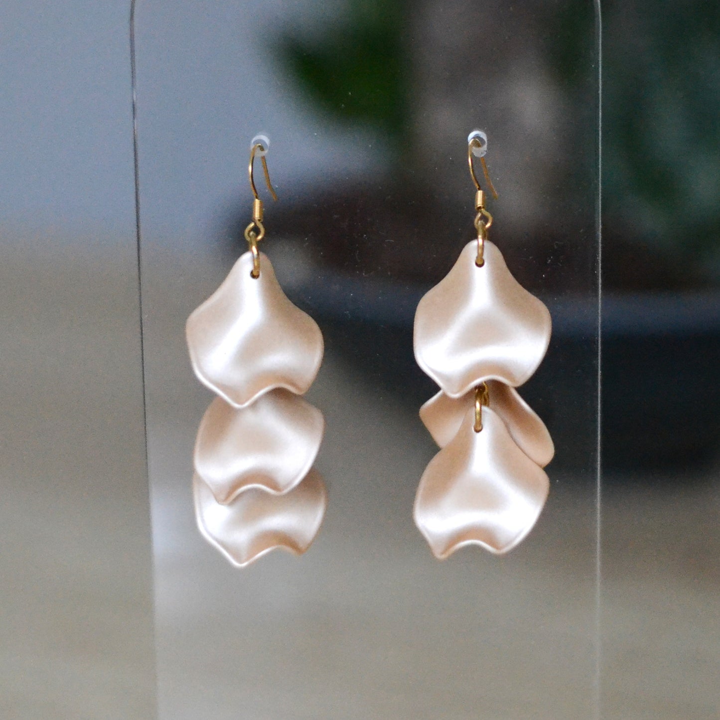 Boucles d'oreilles - Pétales chaine dorée