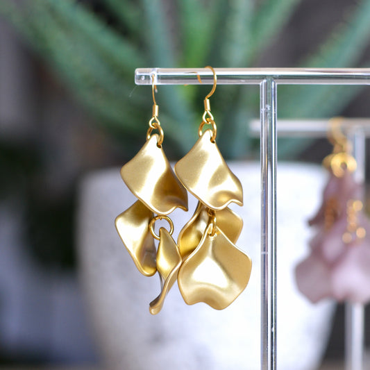 Boucles d'oreilles - Pétales chaine dorée