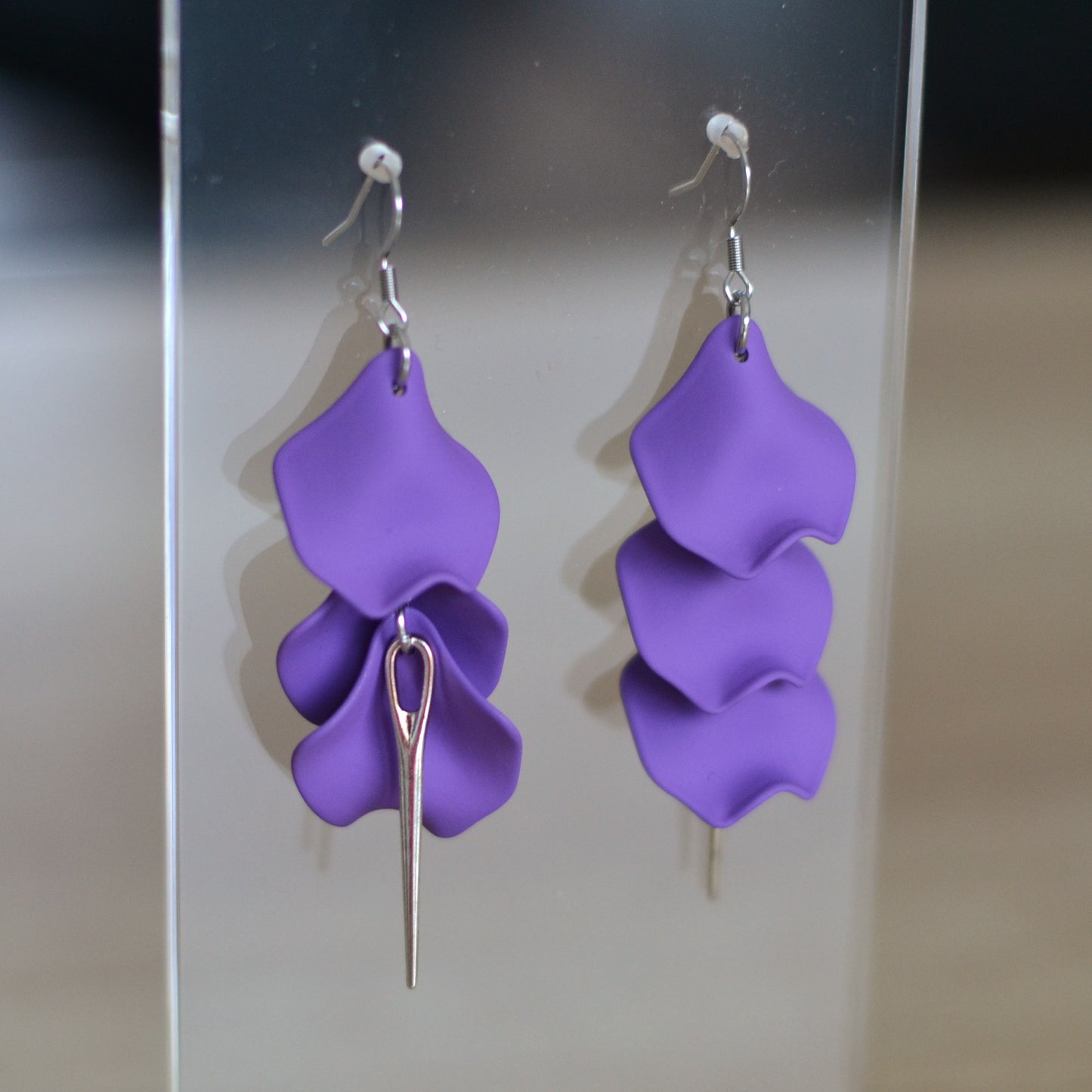 Boucles D'oreilles - Pétales d'aiguille - Mauve foncé