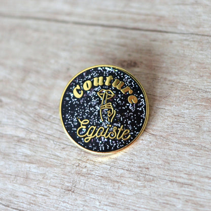 Pin’s émaillé – Couture Égoïste
