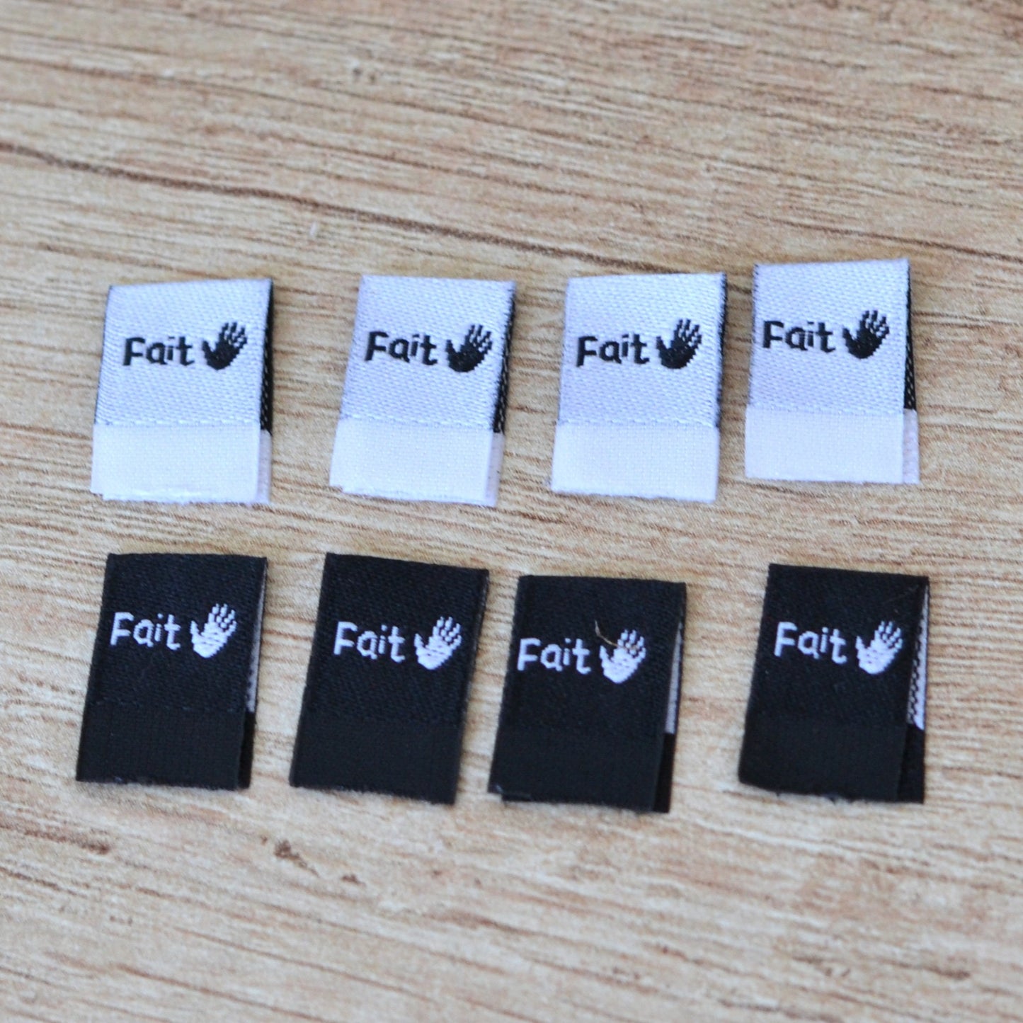 Étiquette tissée à coudre –  “Fait 🖐️” micro