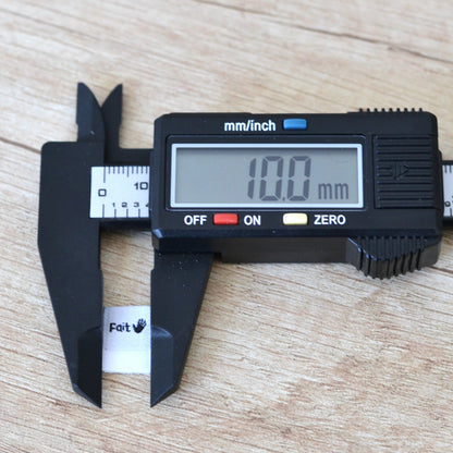 Étiquette tissée à coudre –  “Fait 🖐️” micro