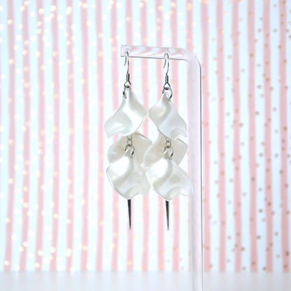 Boucles D'oreilles - Pétales d'aiguille - Blanc nacré